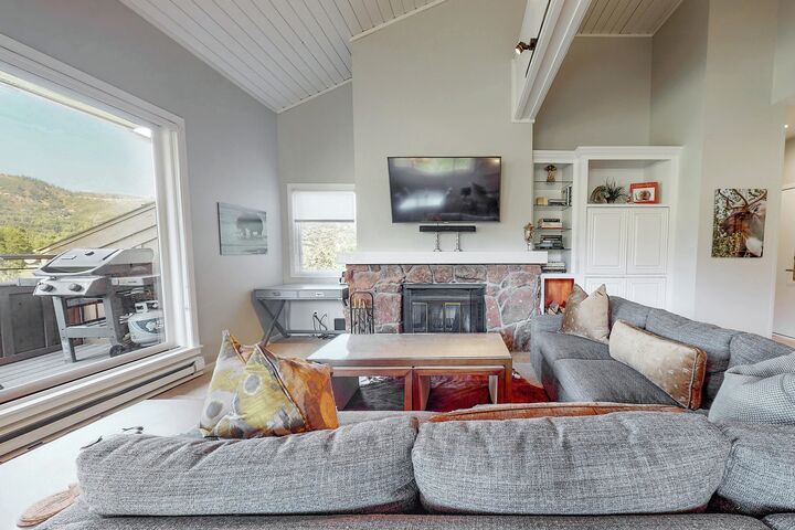 #1637 - Living Area