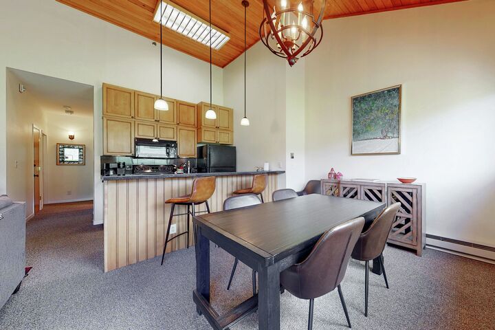 #1533 - Dining Area & Kitchen