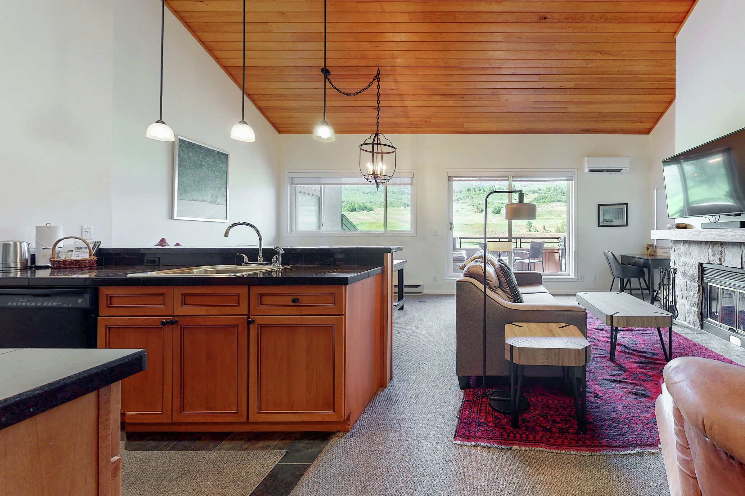 #1533 - Living Area