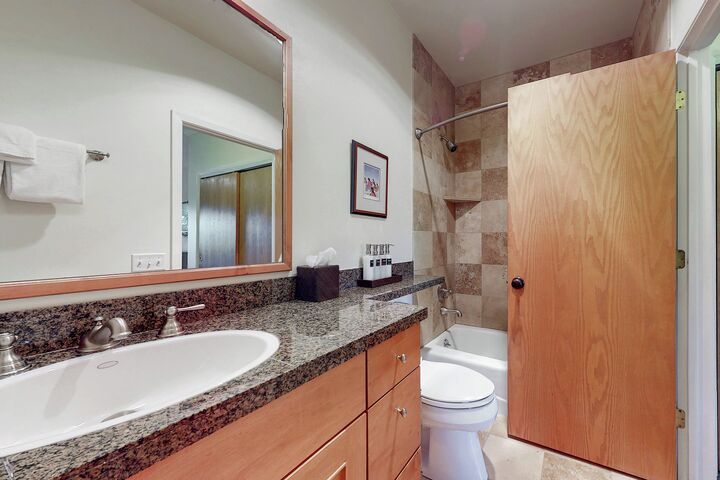 #1533 - Master Ensuite Bathroom