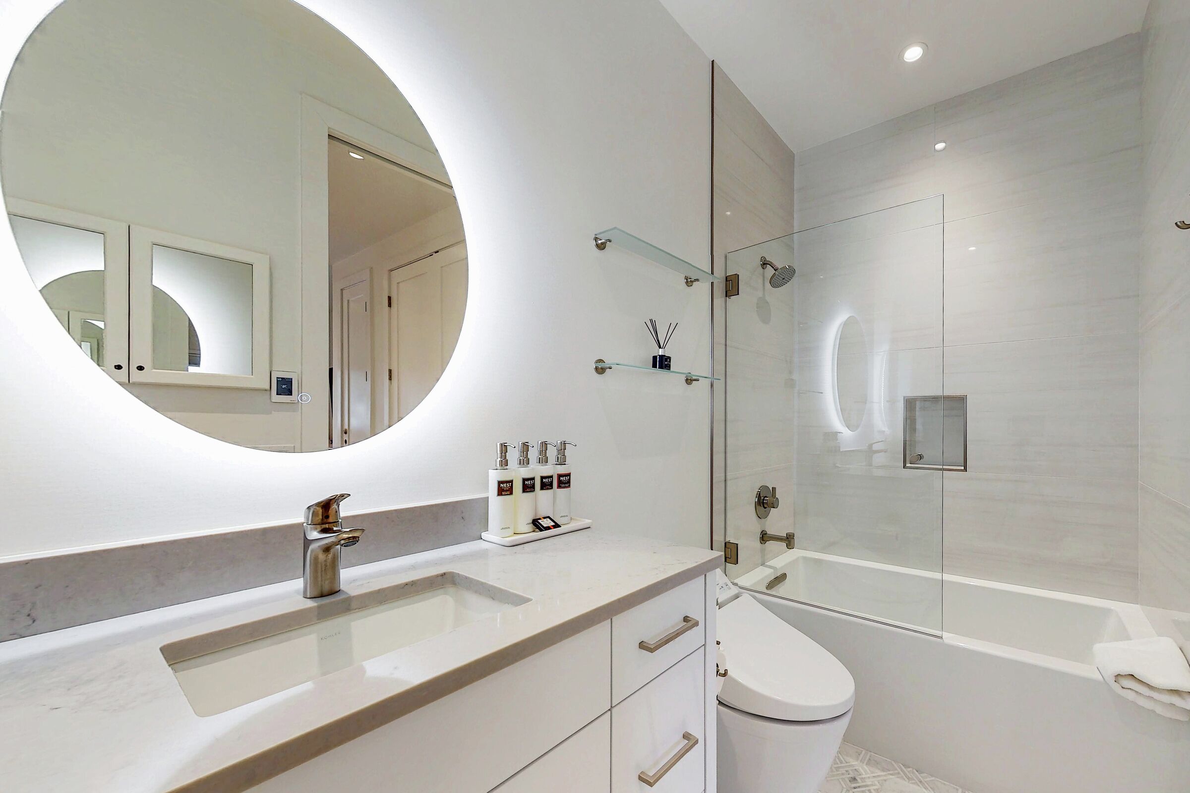 #1536 - Master Ensuite Bathroom