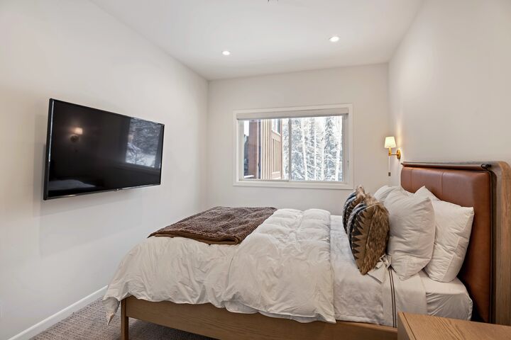 #1527 - Bedroom