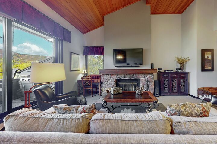 #1635 - Living Area