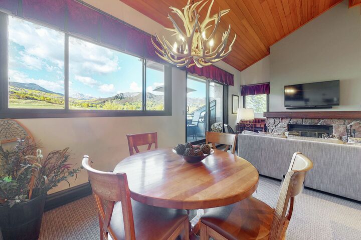 #1635 - Dining Area