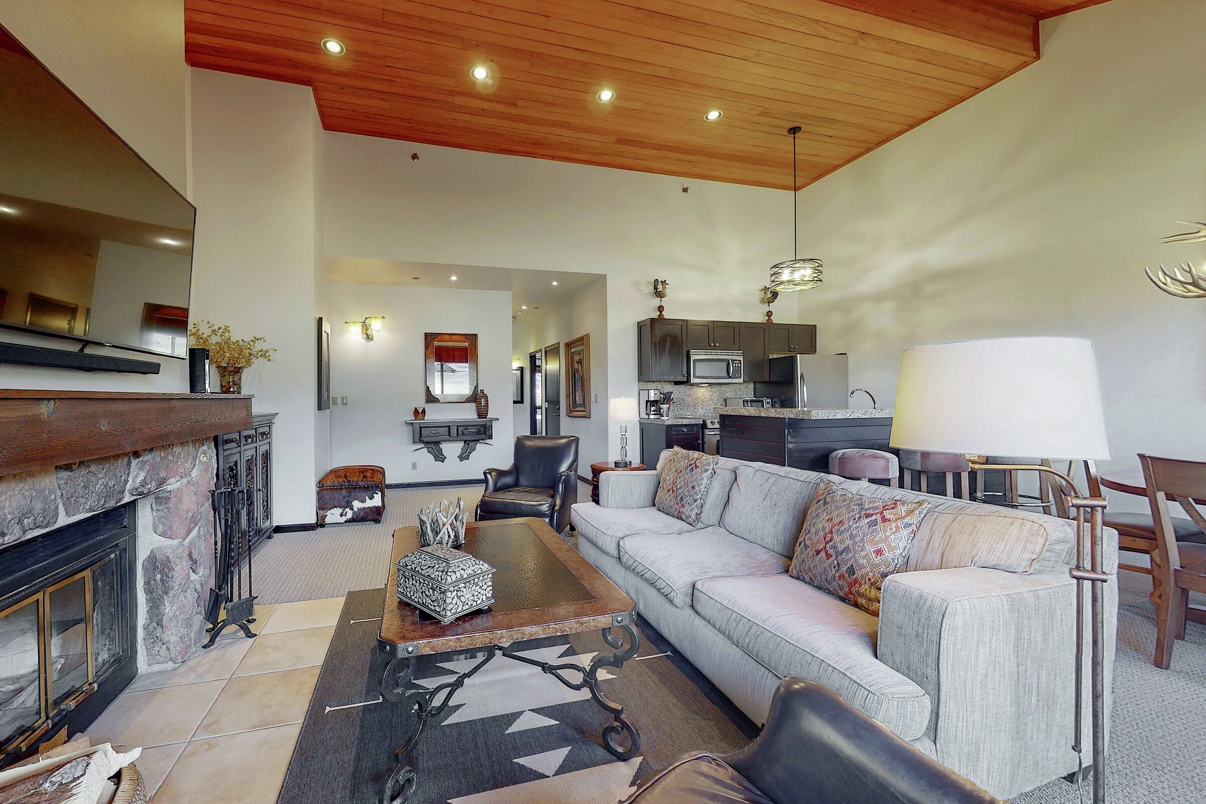 #1635 - Living Area