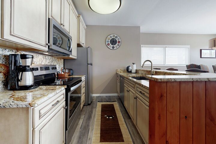 #1623 - Kitchen
