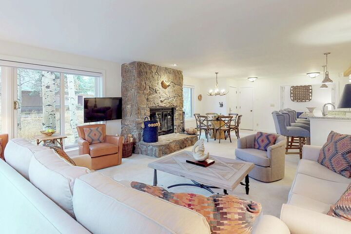 #1101 - Living Area