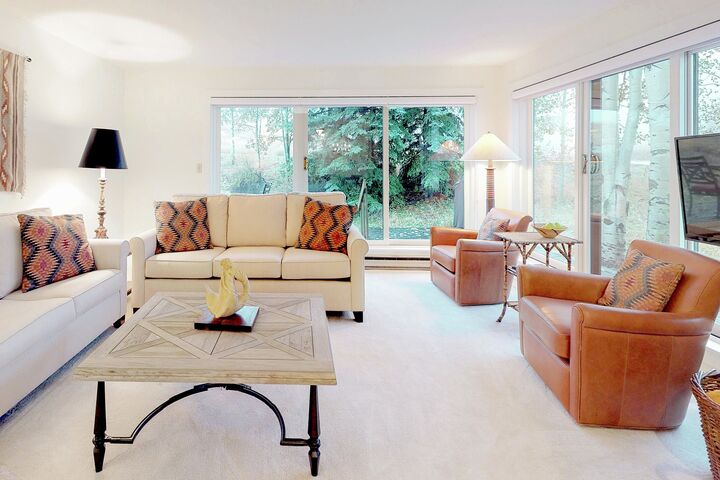 #1101 - Living Area