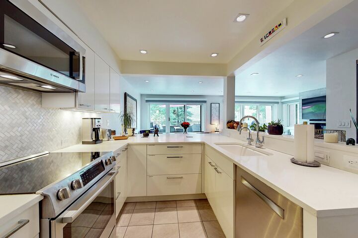 #1209 - Kitchen