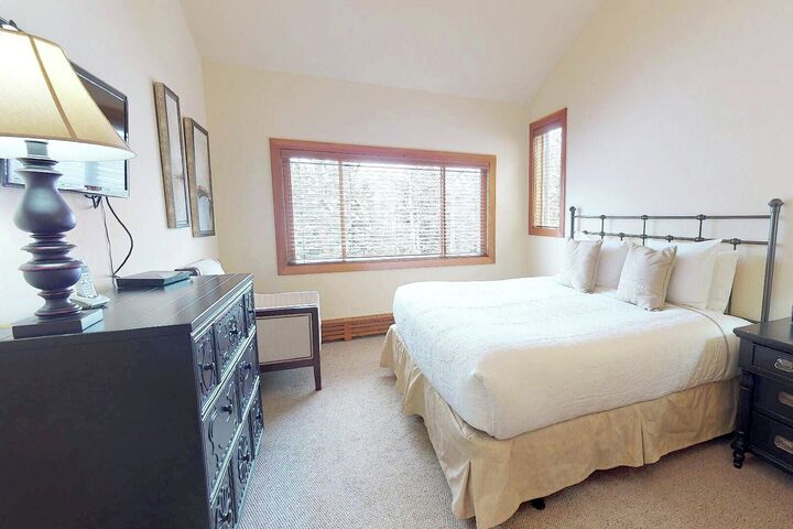 #1423 - Bedroom