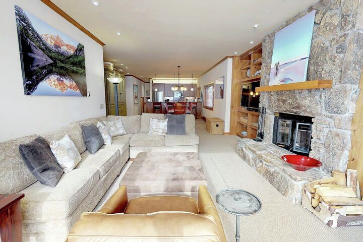 #1423 - Living Area