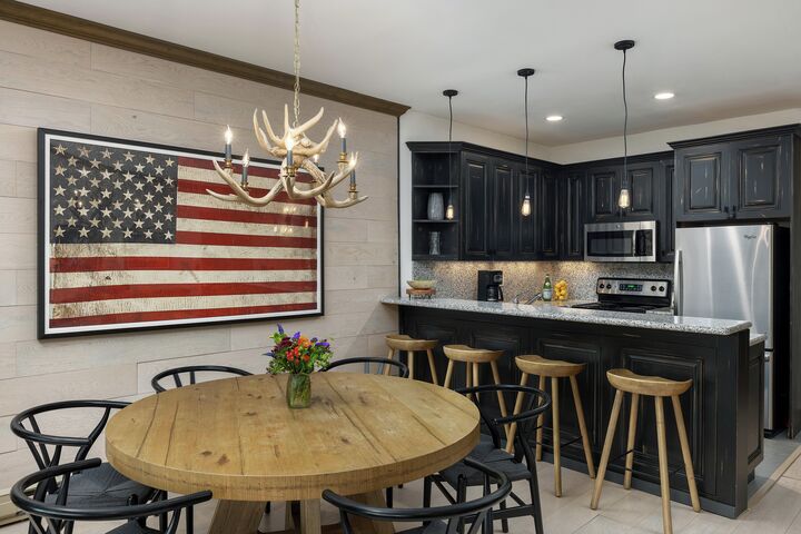 #1617 - Dining Area & Kitchen