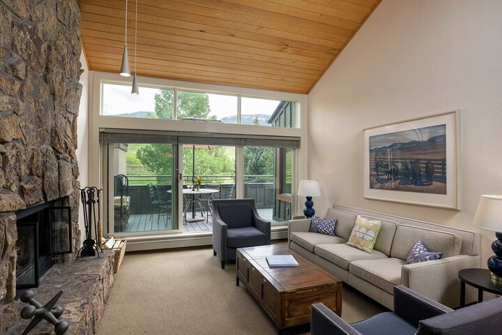 #1433 - Living Area