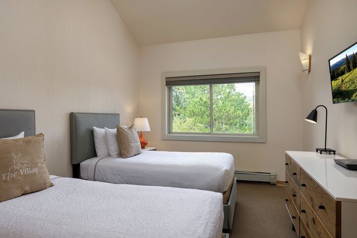 #1433 - Bedroom