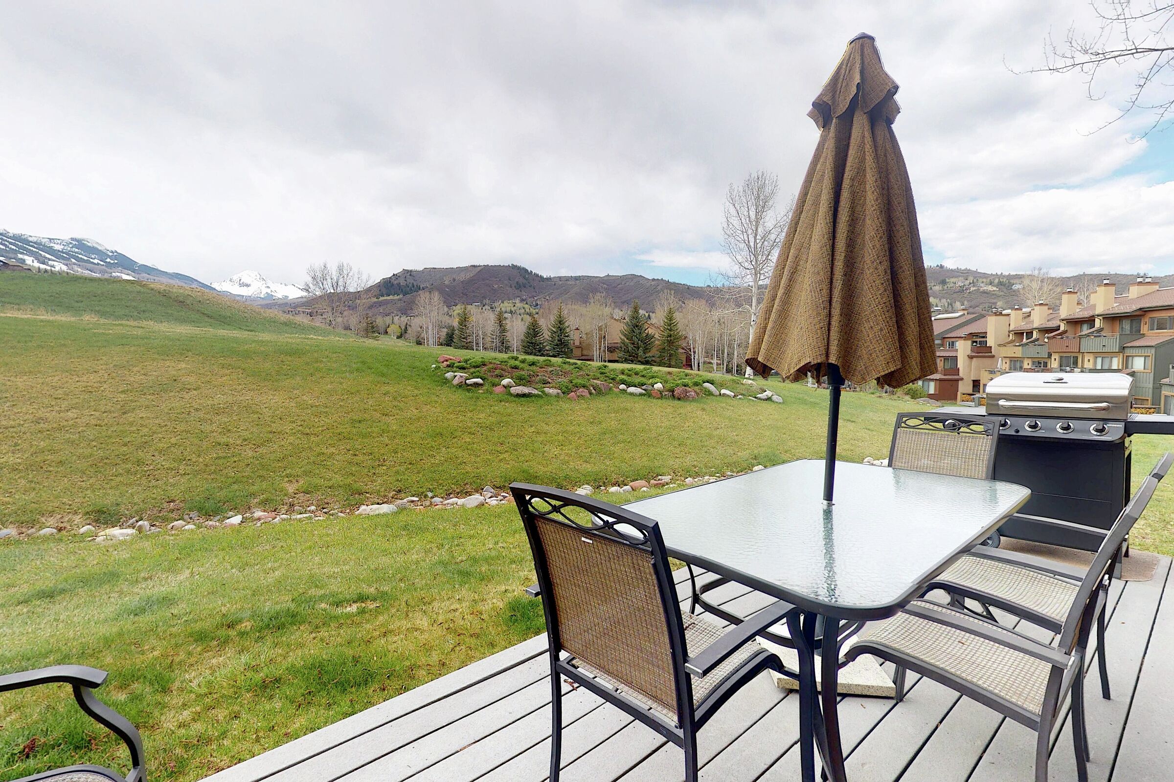 #1614 - Deck with BBQ
