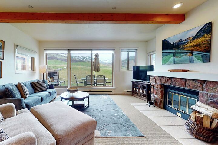 #1614 - Living Area