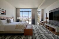 Slopeside King Guest Room