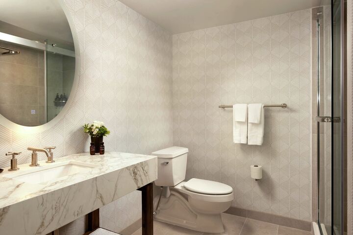 Resort Two Queen Guest Room - Guest Room Bathroom