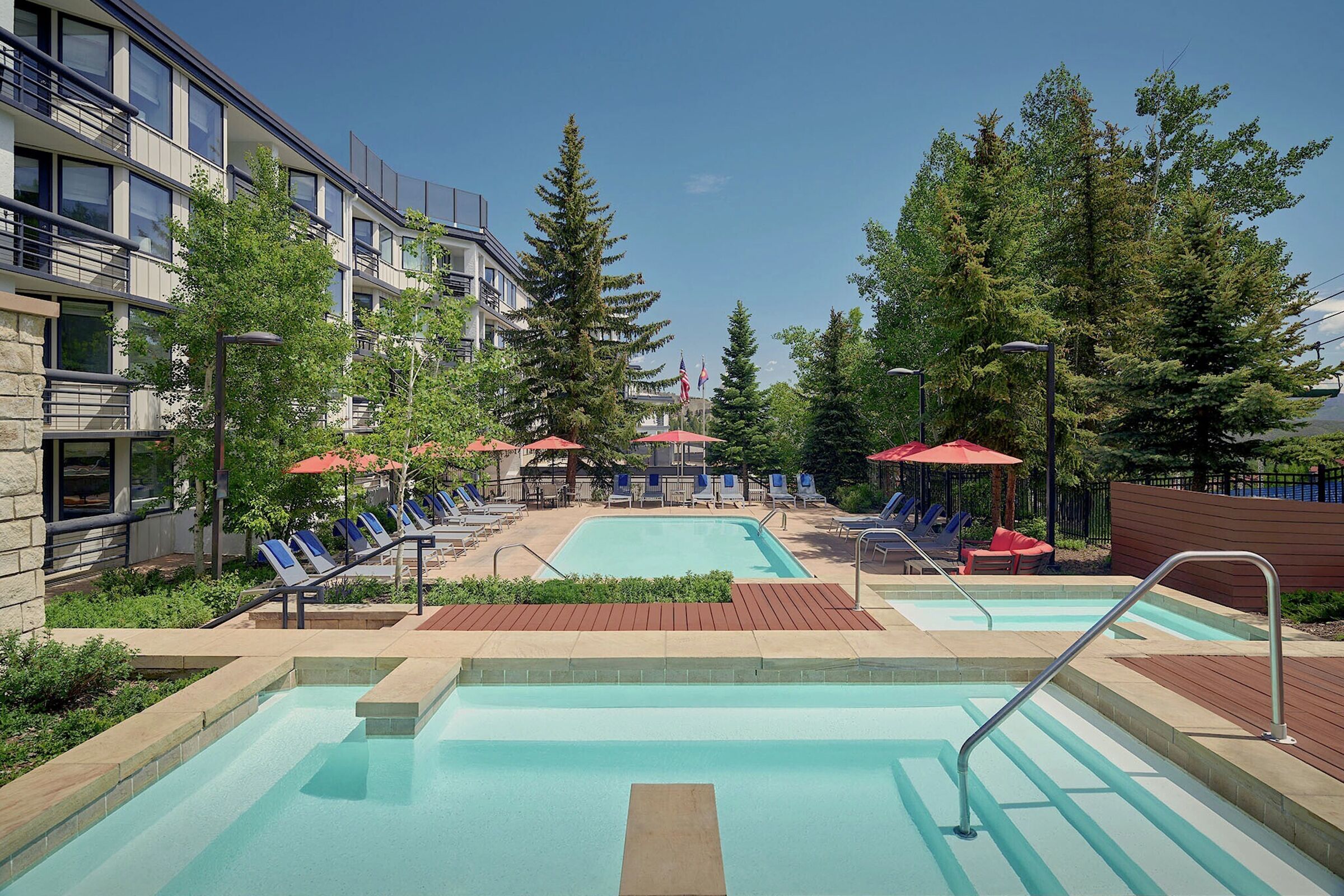 Outdoor Pool & Hot Tub