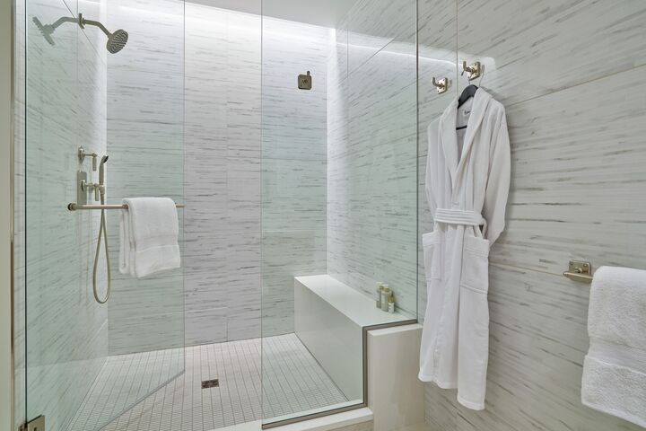 Cirque 1 Bdrm Premium Residence - Bathroom