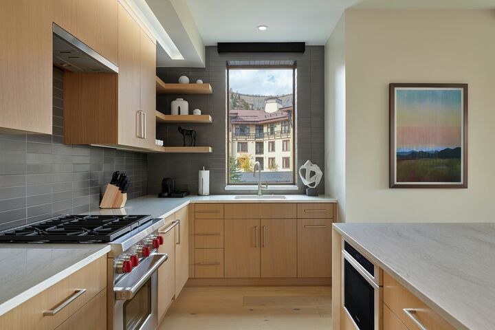 Cirque 2 Bdrm Residence - Kitchen