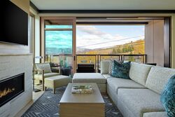 Cirque 2 Bdrm Residence - Living Area