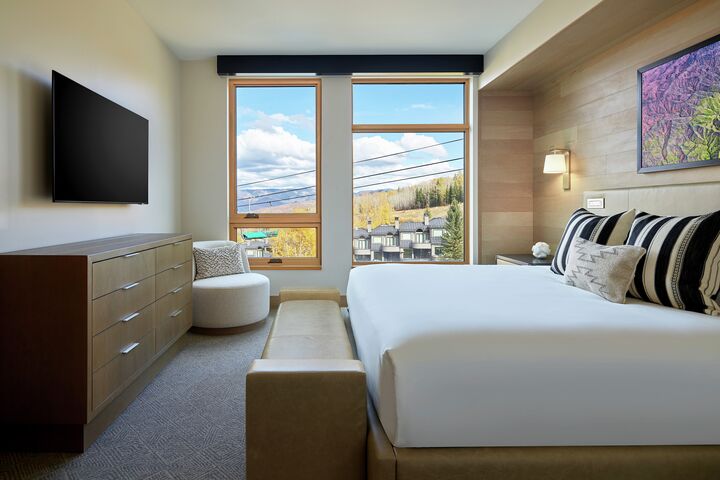 Cirque 2 Bdrm Premium Residence - Master Bedroom
