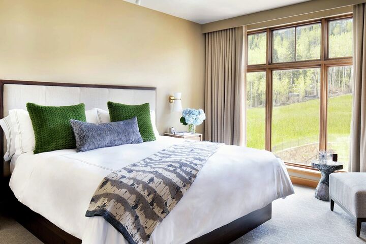 Pinnacle 1 Bdrm Plus Den Residence - Bedroom