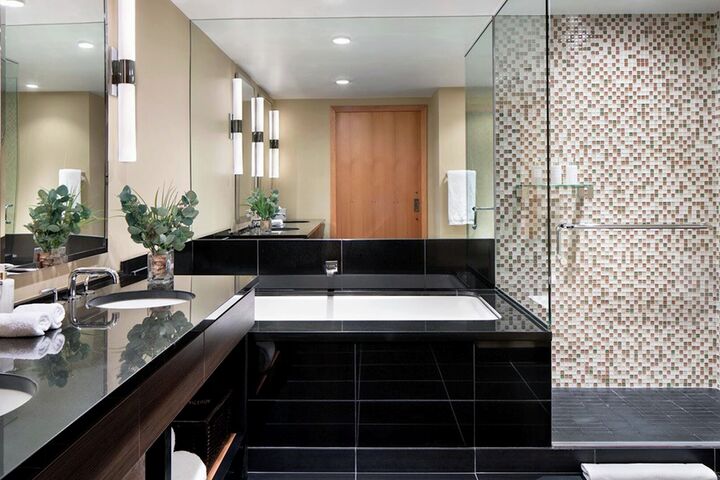 Pinnacle 2 Bdrm Residence - King & 2 Twins - Bathroom