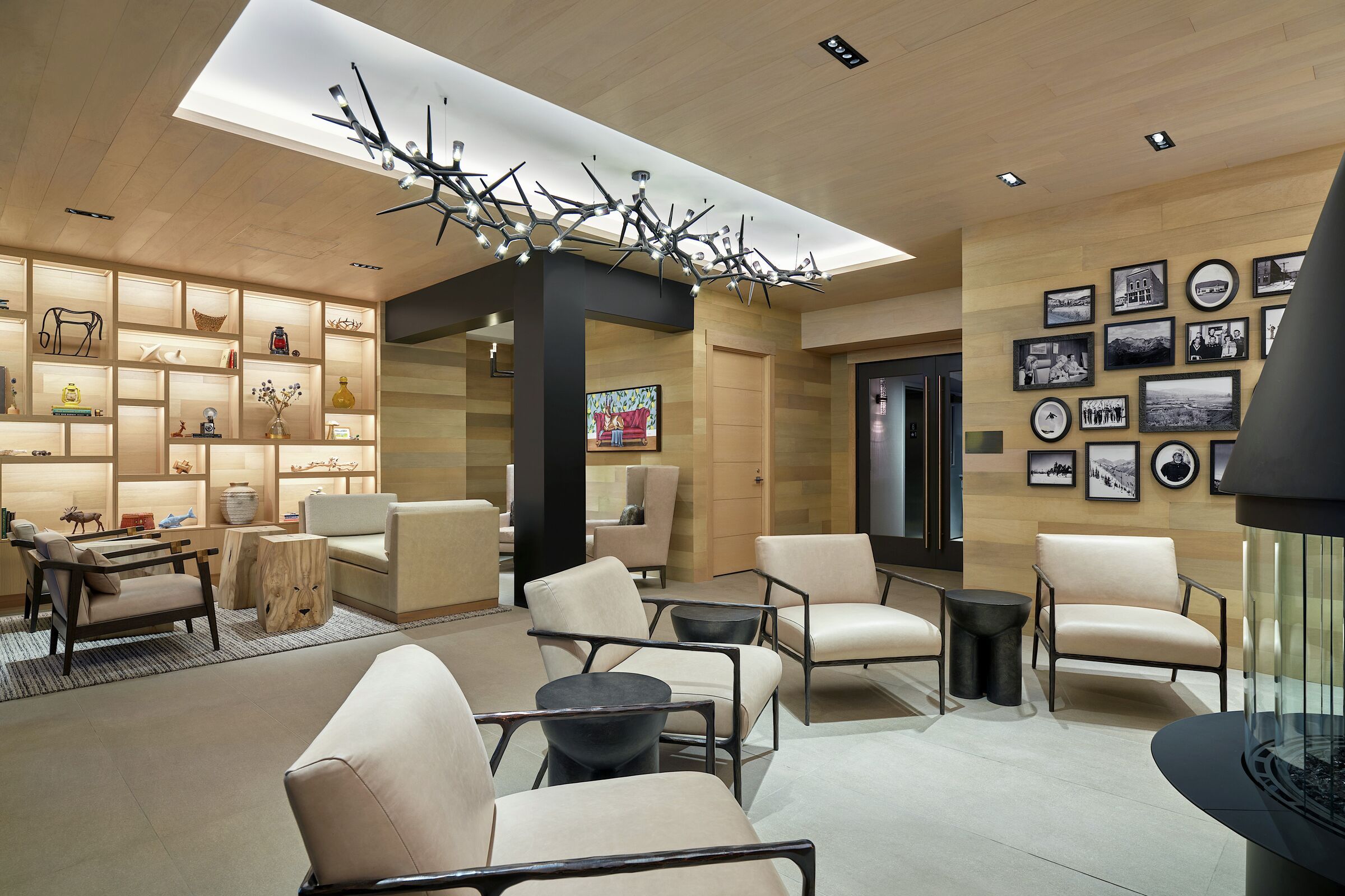 Cirque Lobby