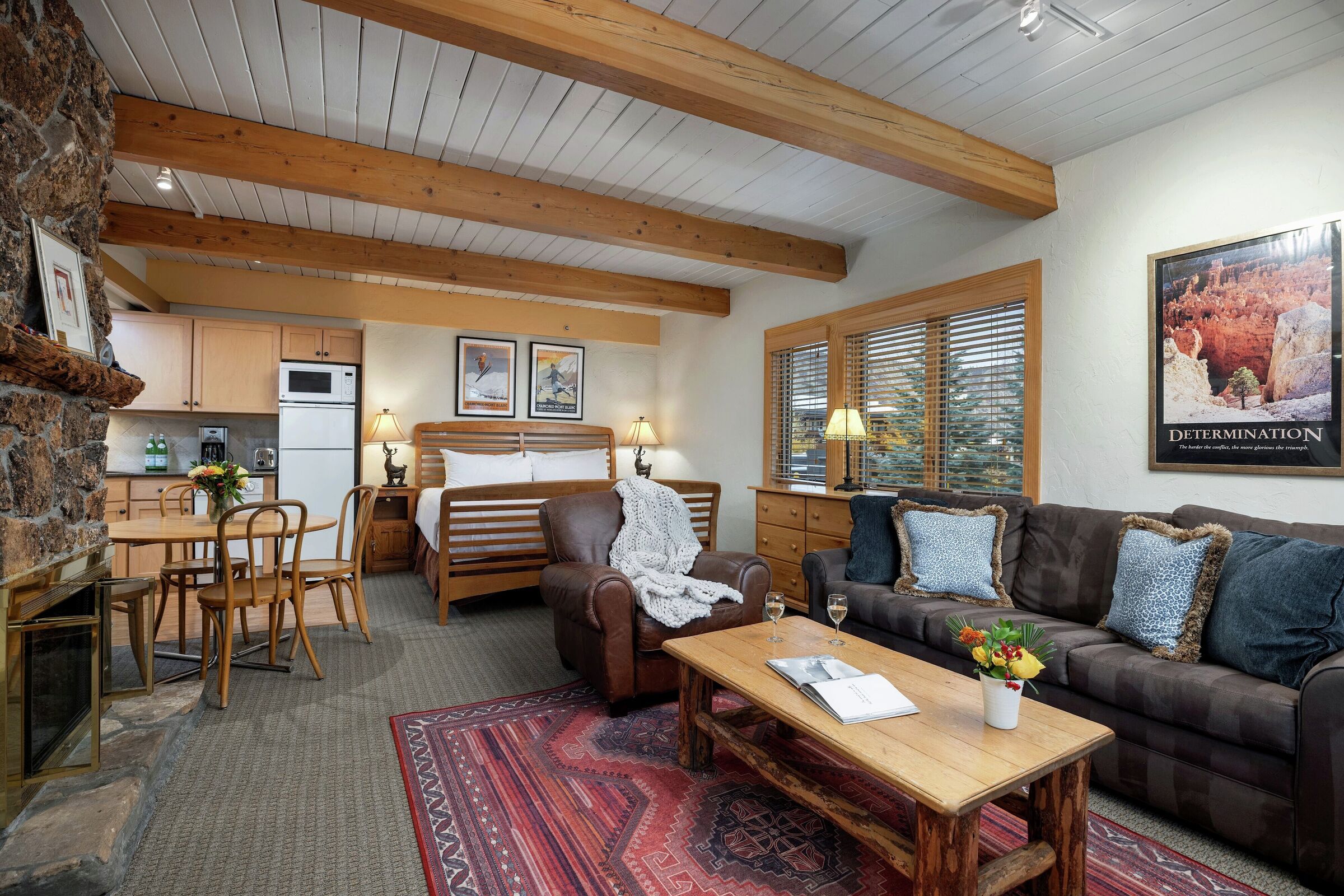 #J2 - Studio Living Area