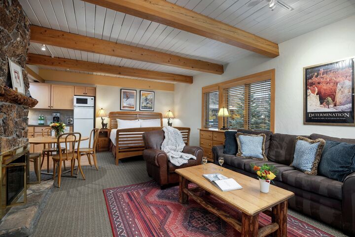 #J2 - Studio Living Area