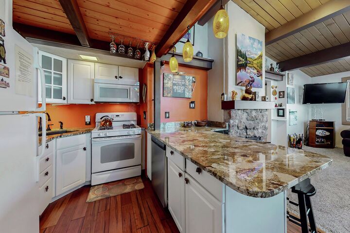 #J9 - Studio Kitchen