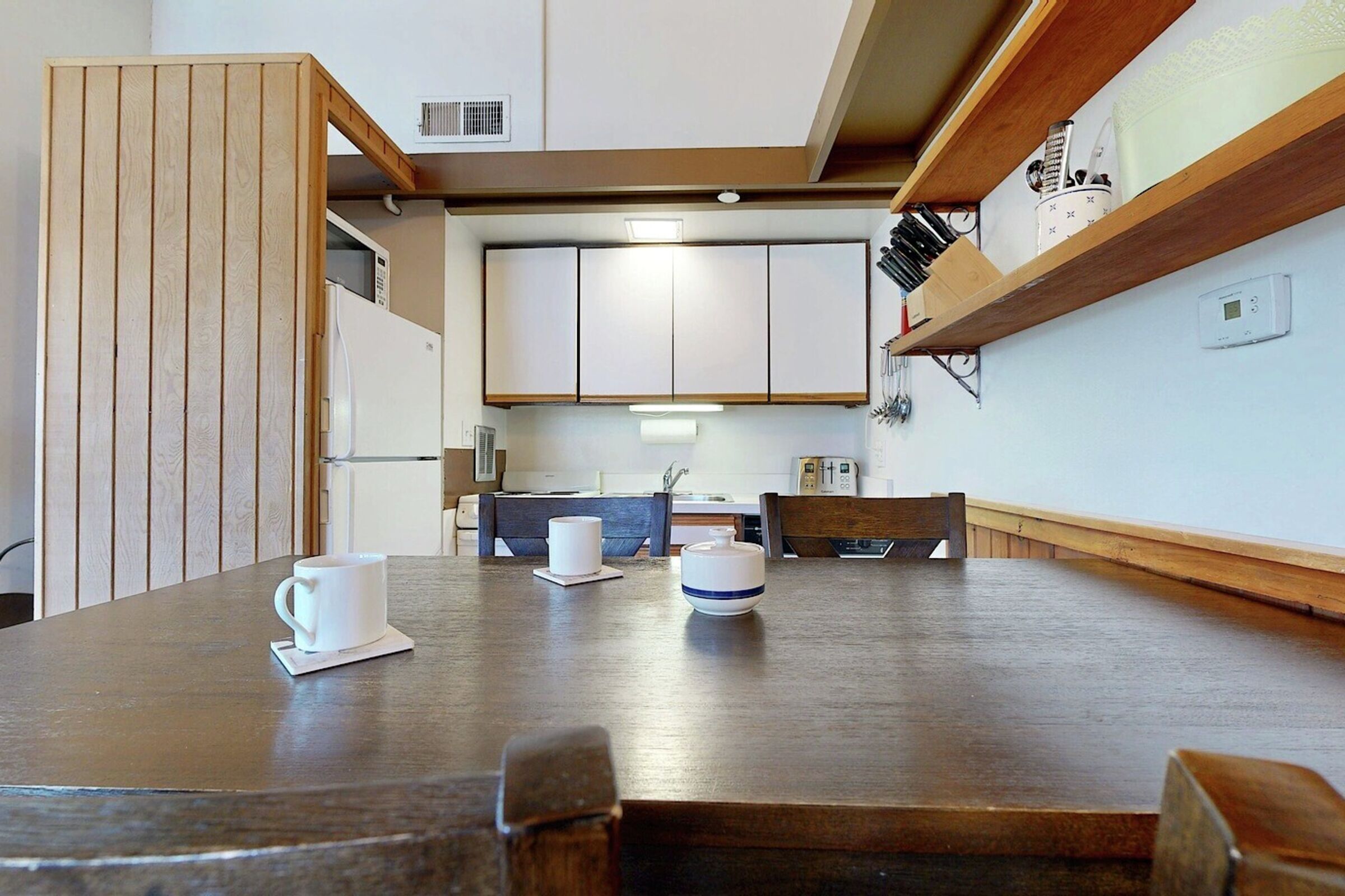#L10 - Studio Dining Area