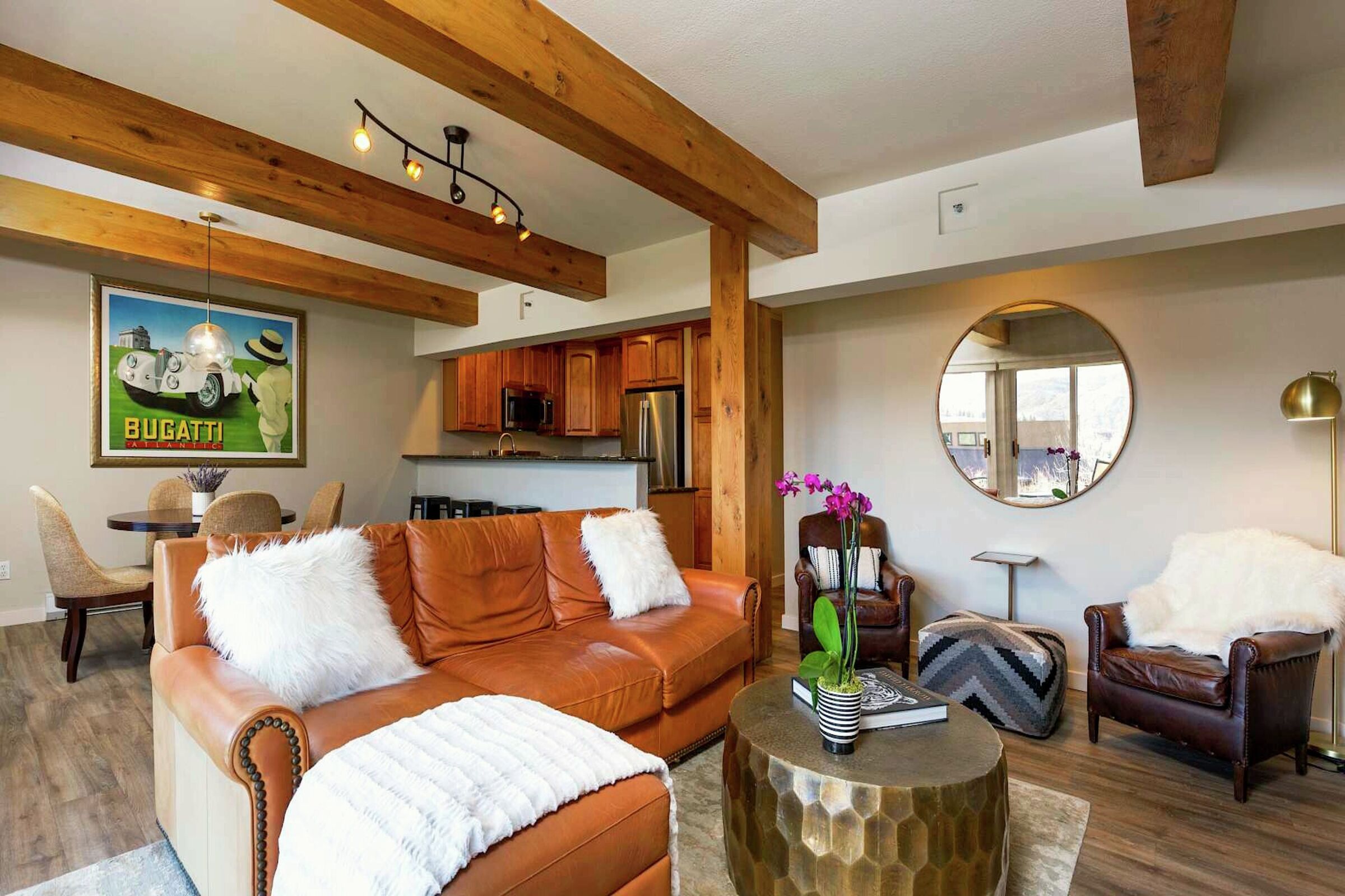 #H1 - Living Area