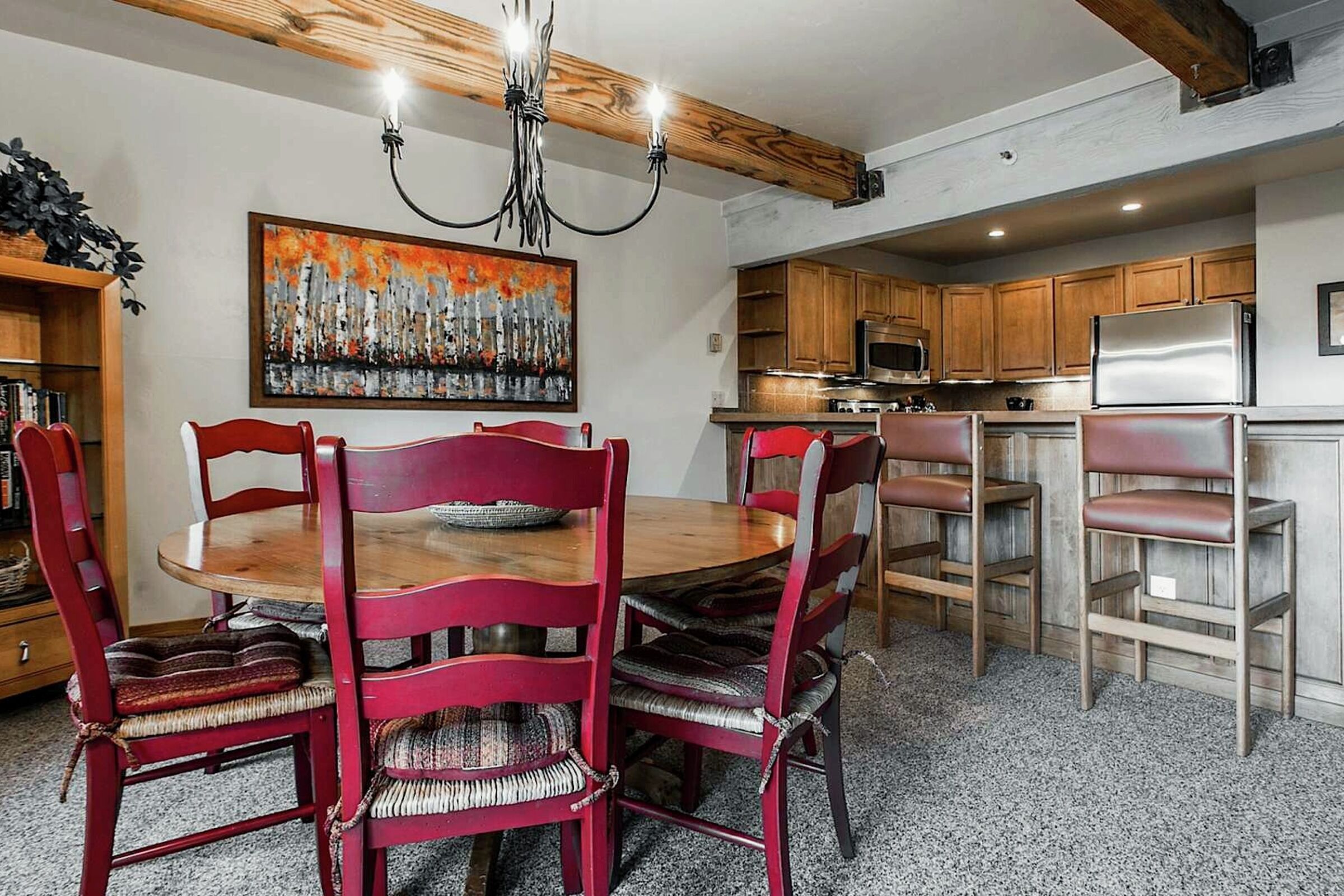 Dining Area & Kitchen