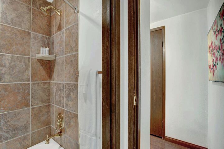 #B3 - Master Ensuite Bathroom