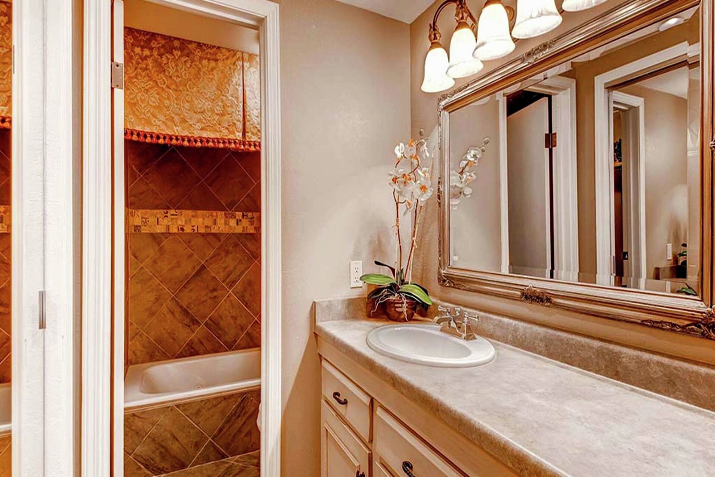 Master Ensuite Bathroom