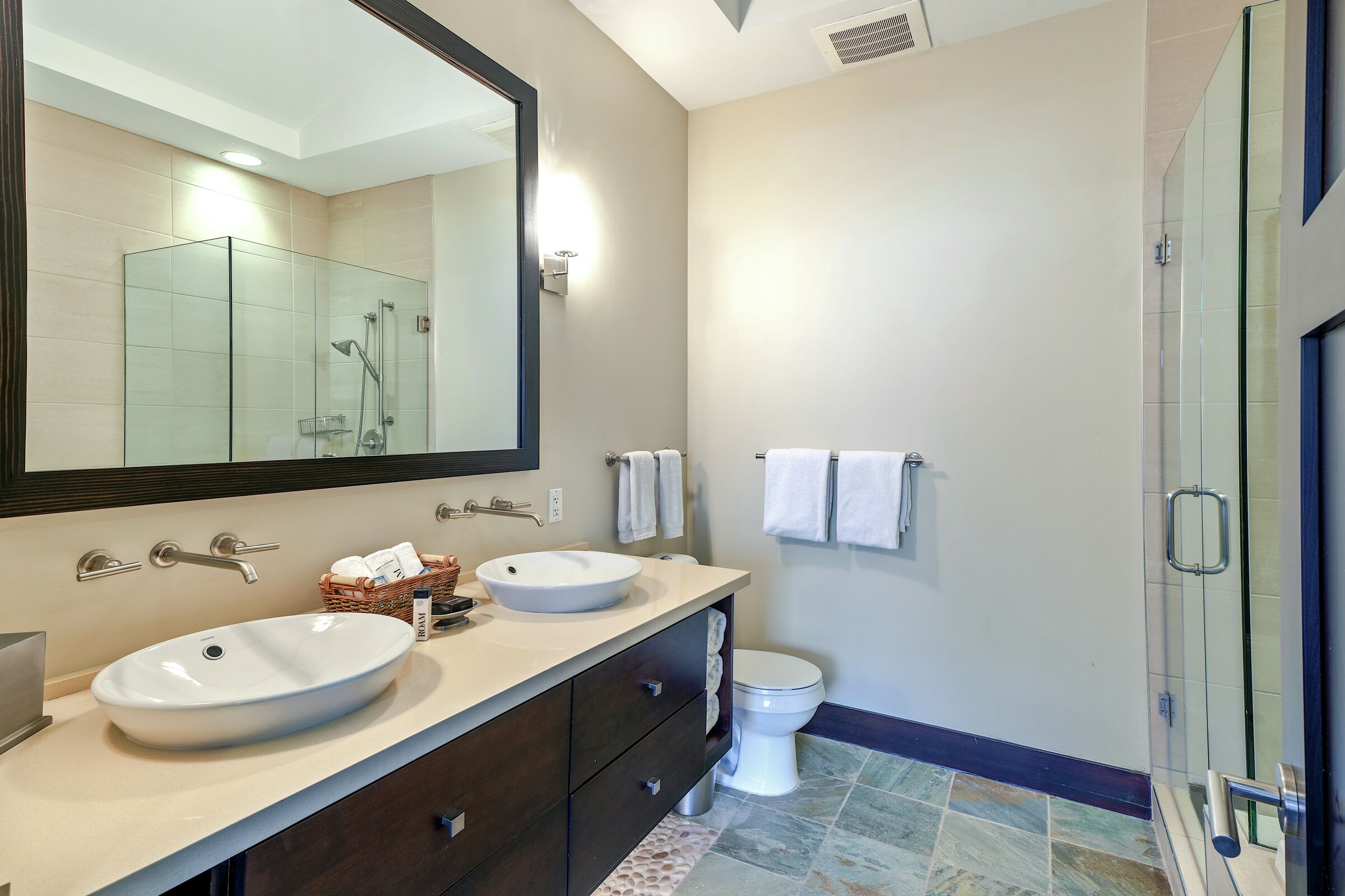 #2305 - Master Ensuite Bathroom