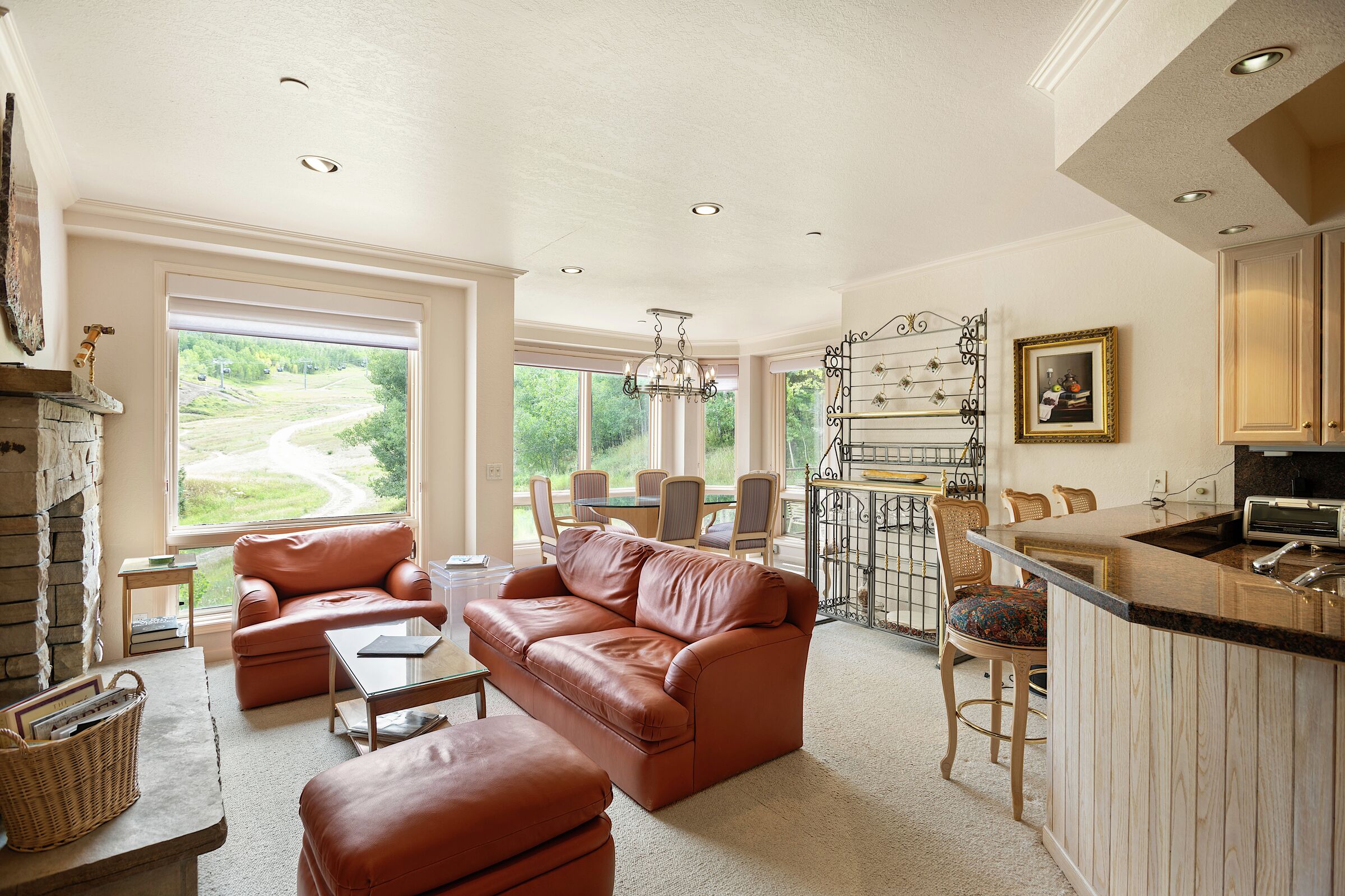 #32 - Living Area