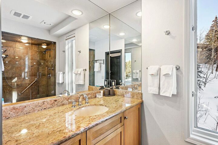 #40 - Master Ensuite Bathroom