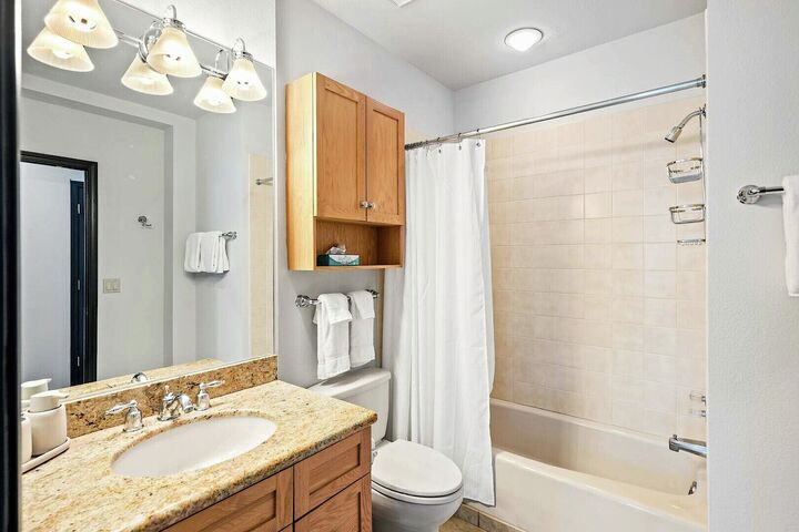 #40 - Ensuite Bathroom