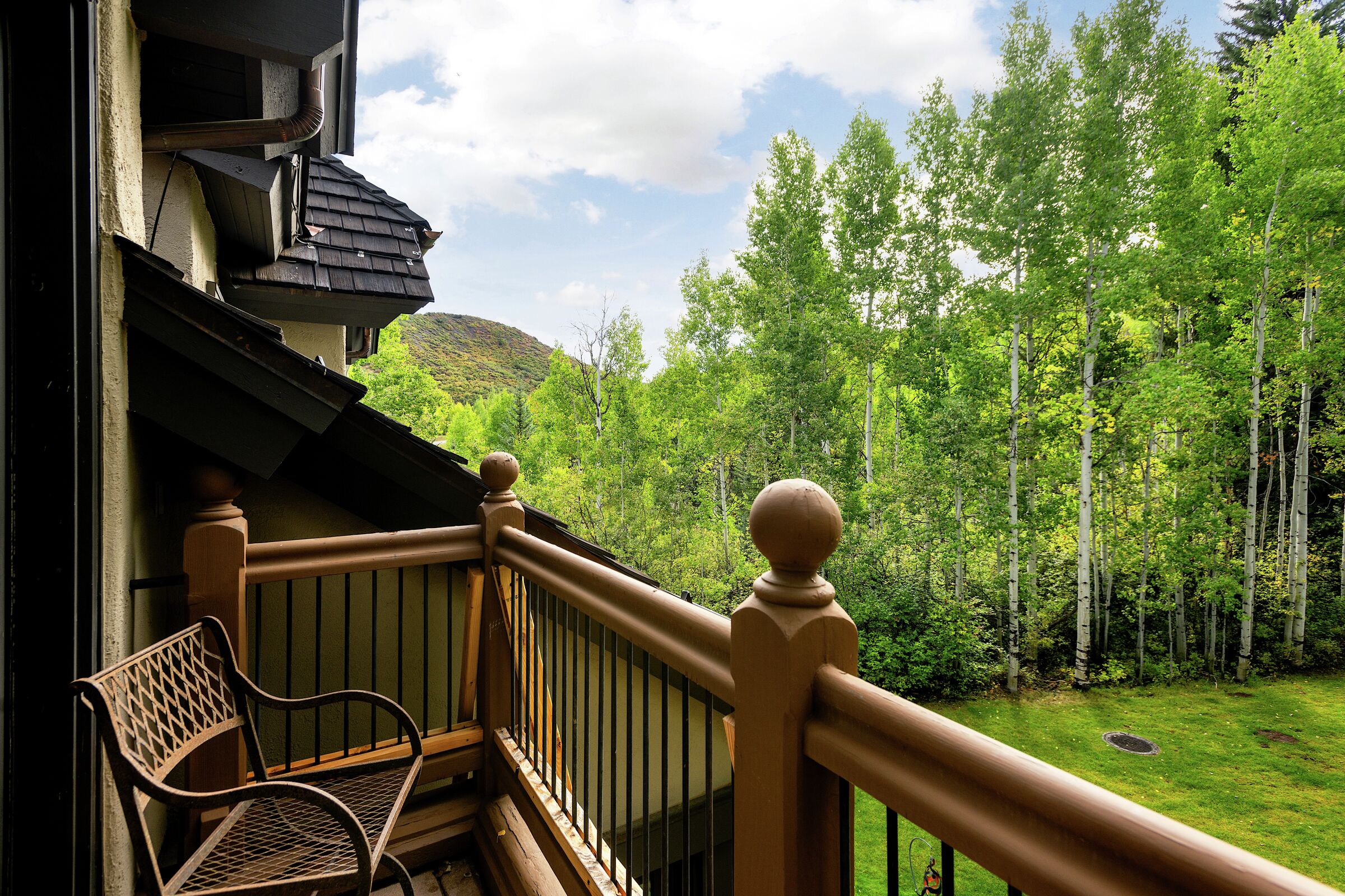 4 Bdrm Exceptional HT - Balcony