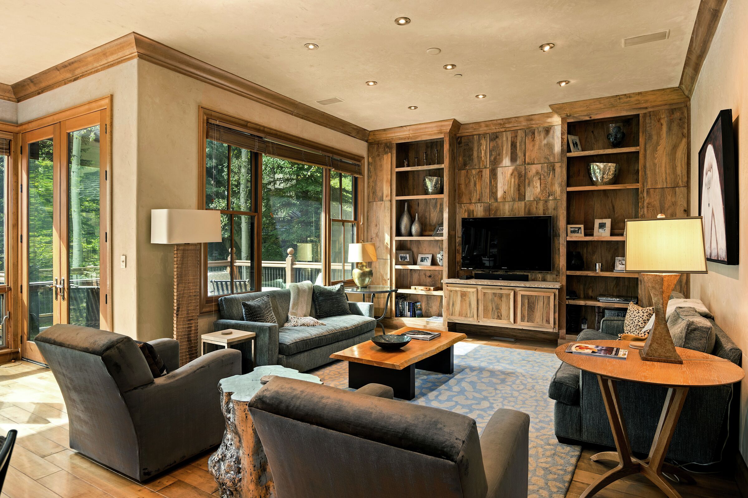4 Bdrm Exceptional HT - Living Area