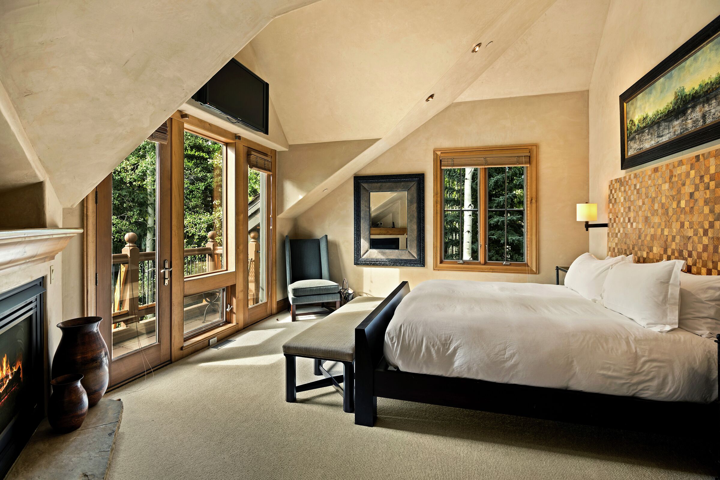 4 Bdrm Exceptional HT - Master Bedroom