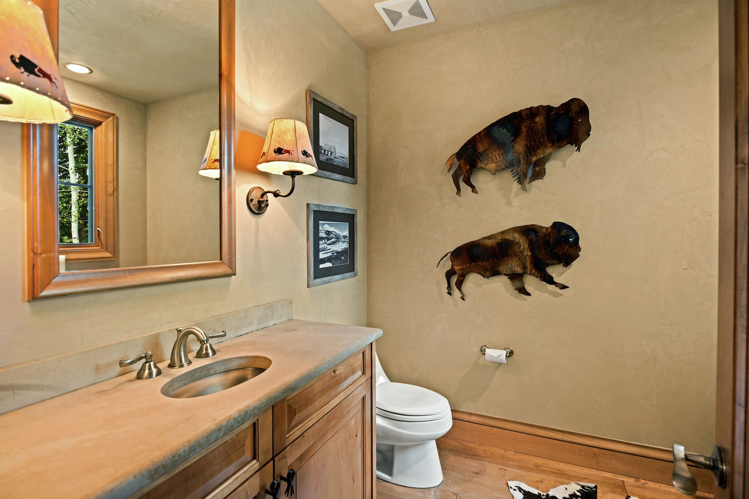 4 Bdrm Exceptional HT - Bathroom