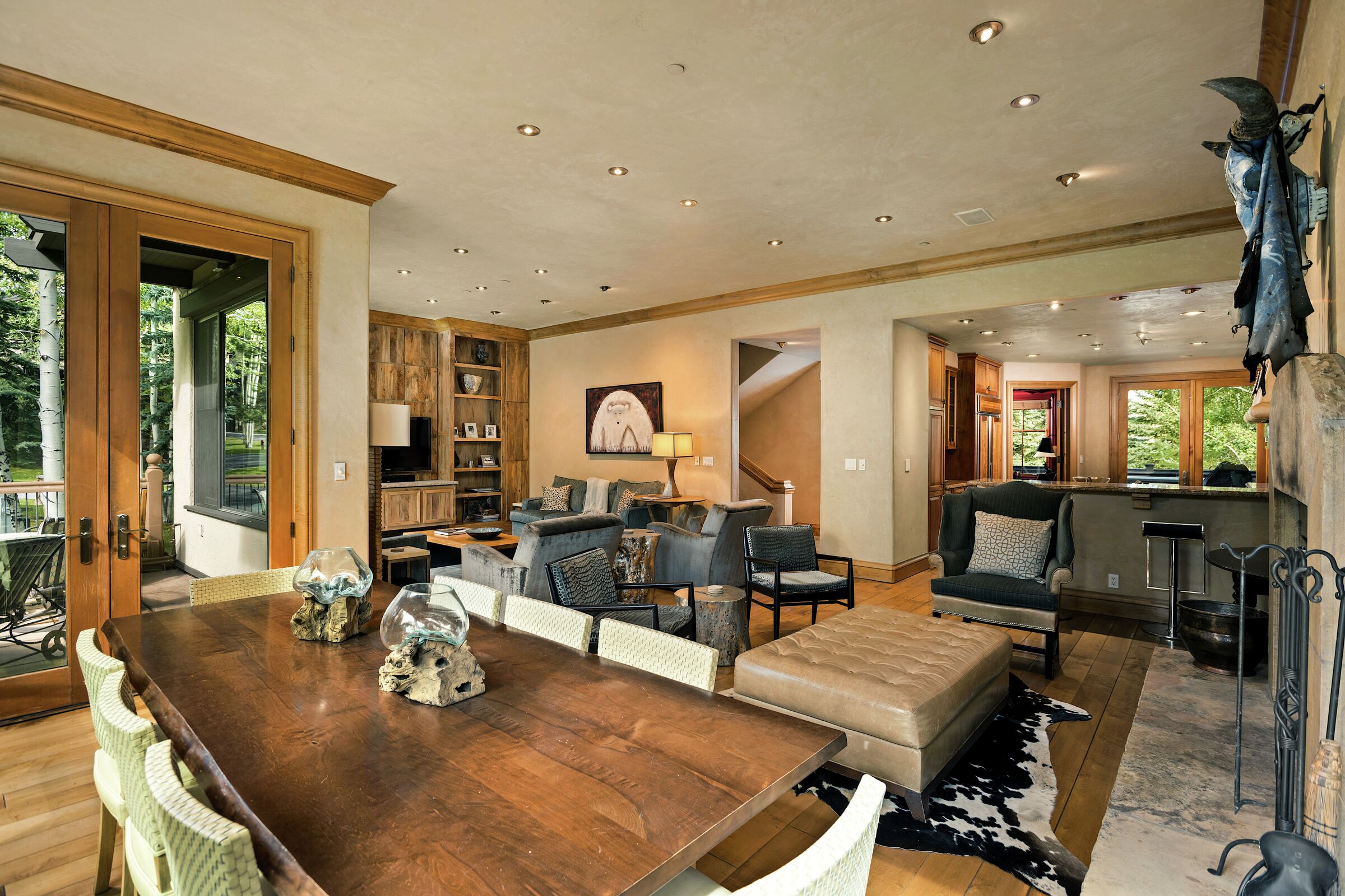 4 Bdrm Exceptional HT - Dining Room