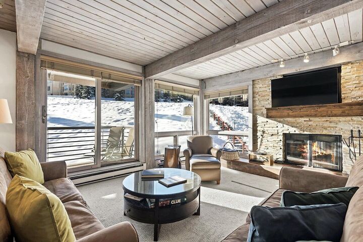 #211 - Living Area