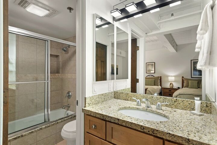 #209 - Ensuite Bathroom