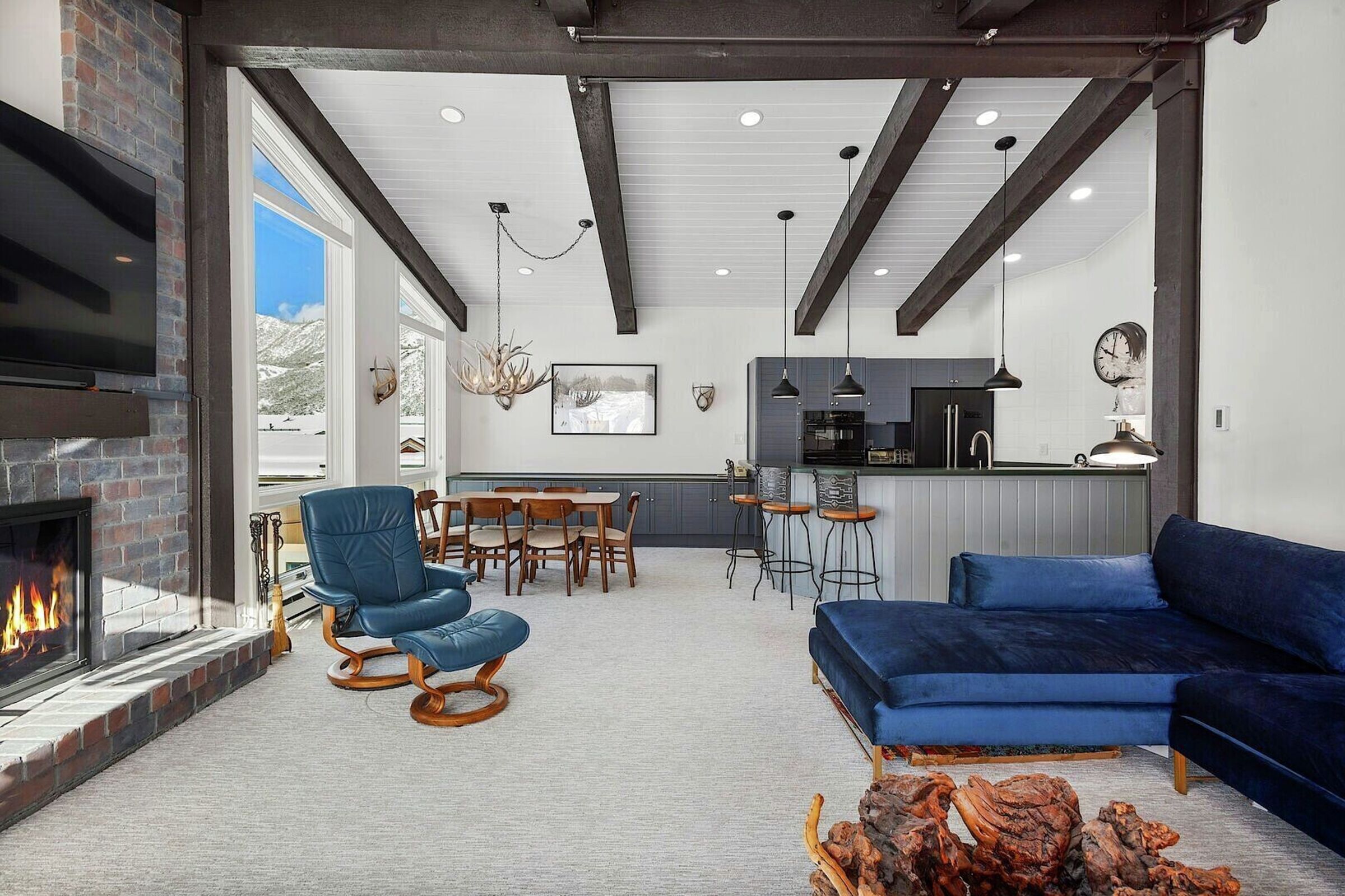 Living Area, Dining Area & Kitchen